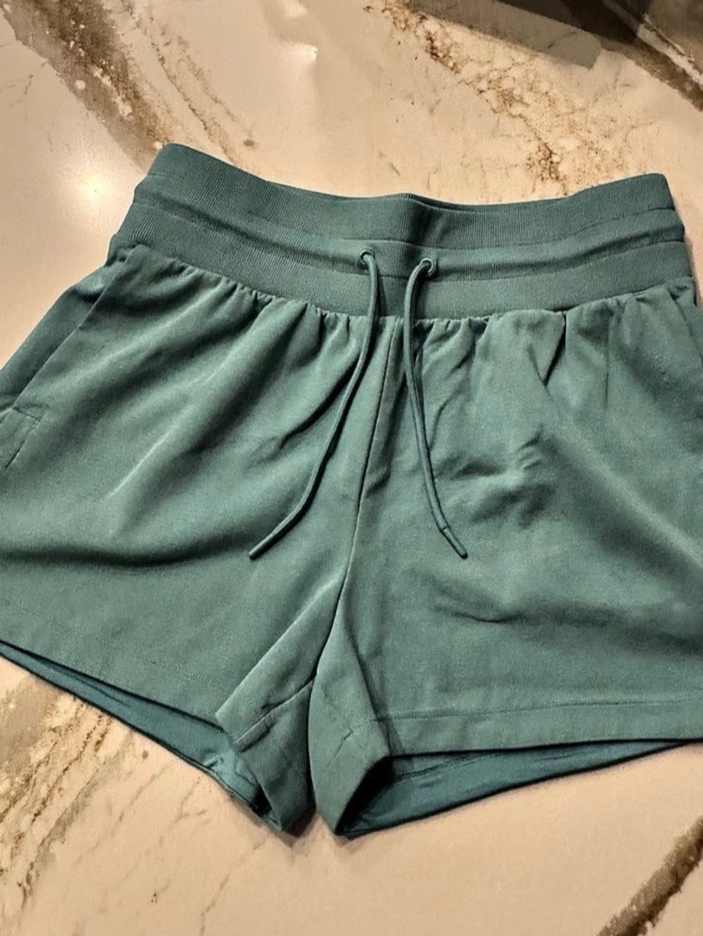 Old Navy Extra High-Waisted Dynamic Fleece Shorts Athletic Shorts Green Large